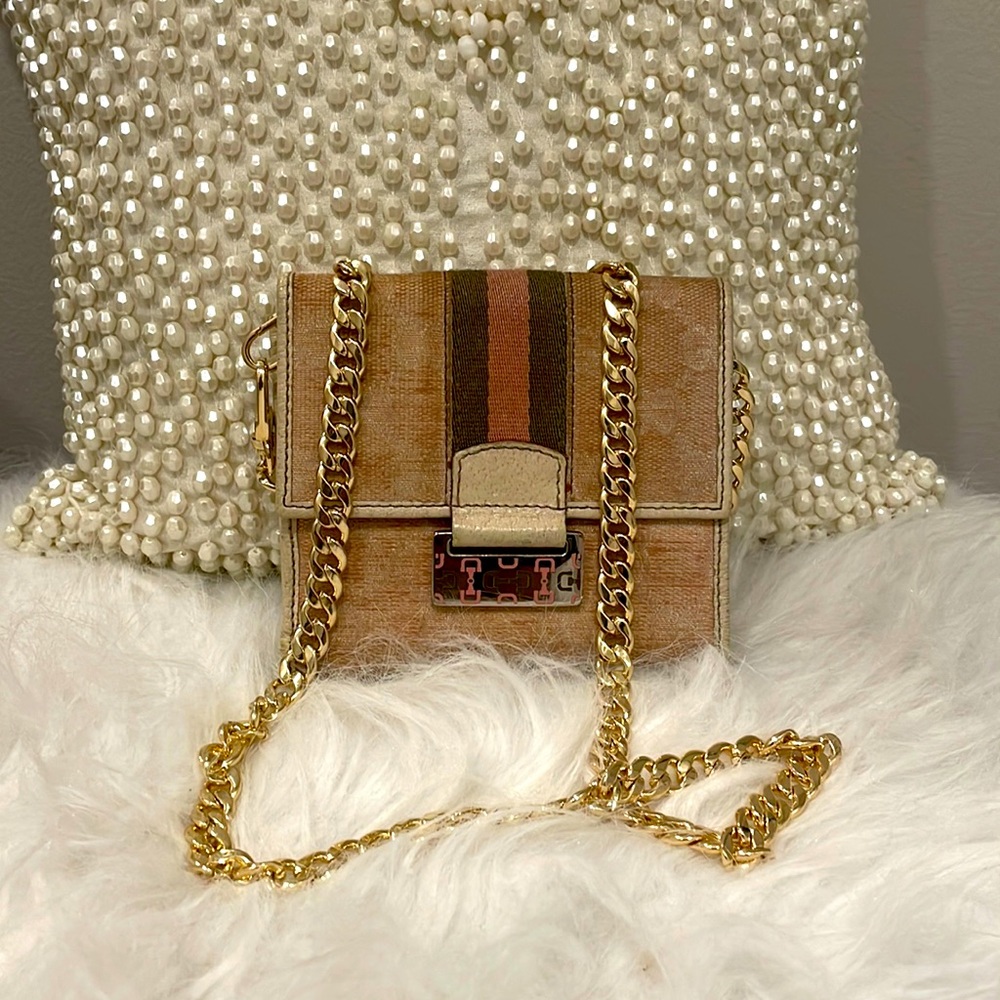 Vintage Gucci Bifold Wallet with chain